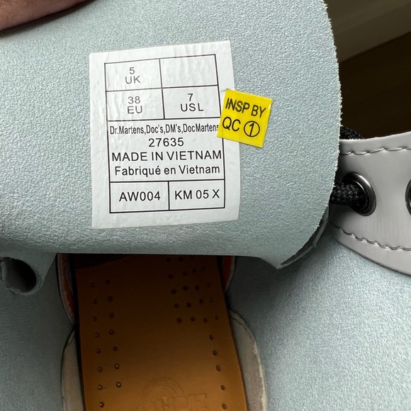 NEW BOOTS DR MARTENS SIZE 7 - Picture 8 of 8